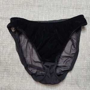 Vintage Warners Womens Medium Black Lace Back Undies Velvet